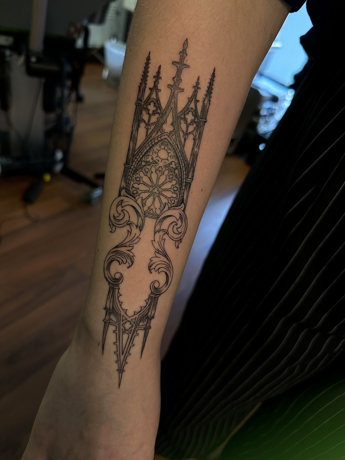 Kathedralenfenster-Tattoo als Ornament
