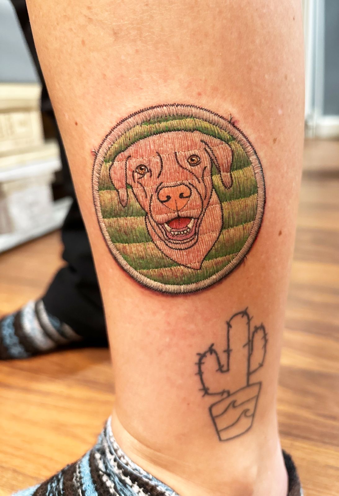 Ornamentales Schwert-Tattoo